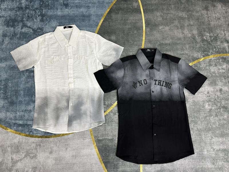 Áo sơ mi nam nữ tay ngắn phối loang in chữ nổi vải Đũi mền mịn co dãn Menswear Cổ Tròn