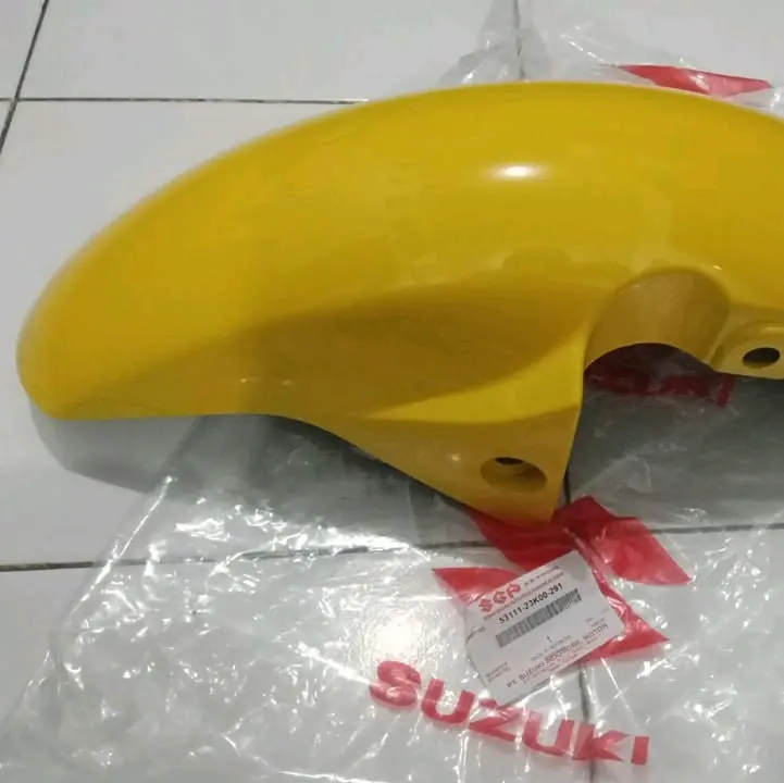 SLEBOR DEPAN SUZUKI GSX FRONT FENDER SPAKBOR DEPAN SUZUKI GSX BANDIT ORIGINAL  WARNA KUNING NINJA SGP 53111-23K00-YSF