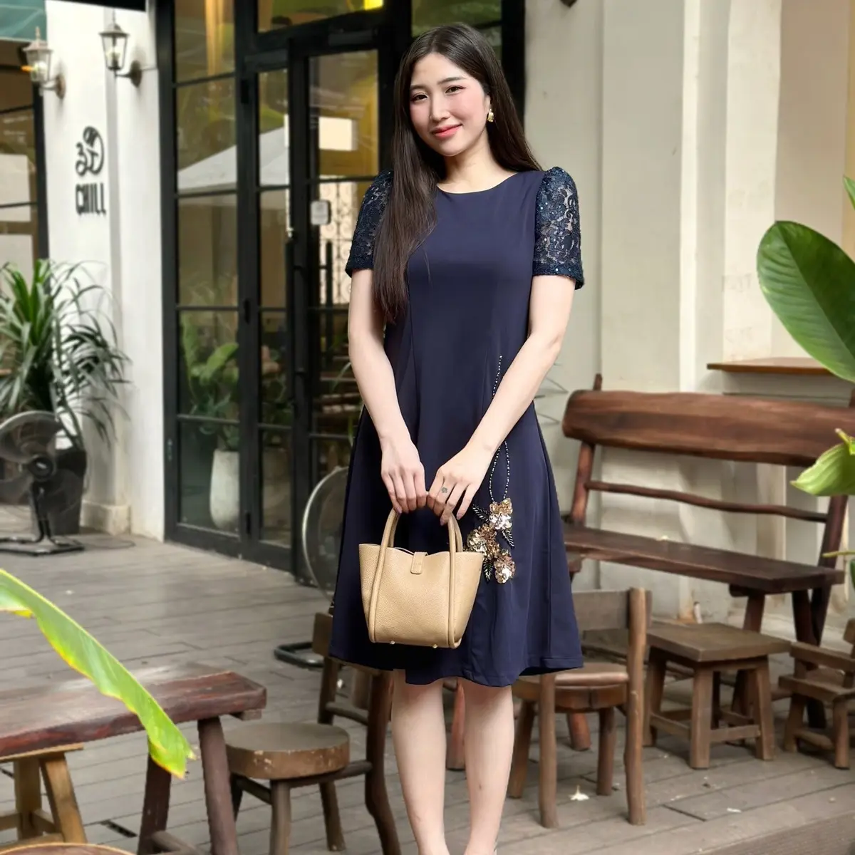 Đầm cho mẹ sang trọng màu xanh đen, đỏ đô