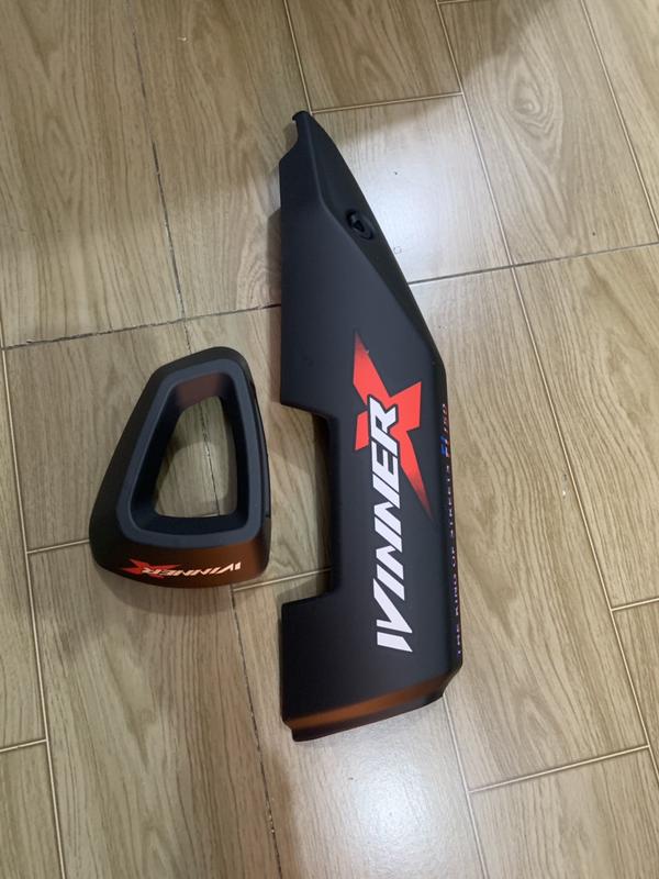 Ốp pô và chụp đích pô xe WINNER X màu đen nhám có tem Phụ Kiện Phụ Tùng