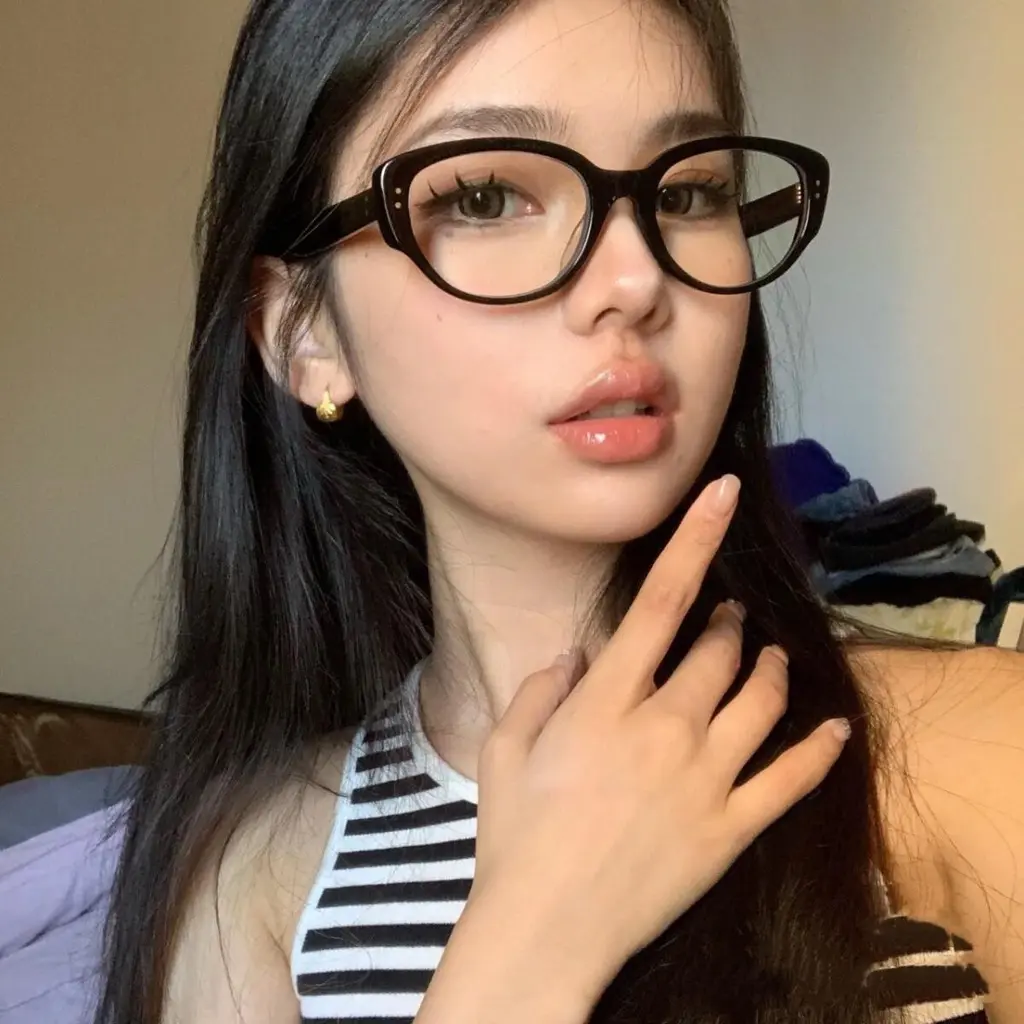 Black Frame Plain Face Handy Tool Glasses European American Cat Eye Retro Small Frame Glasses Female Trendy Fashion New Style Glasses Frame