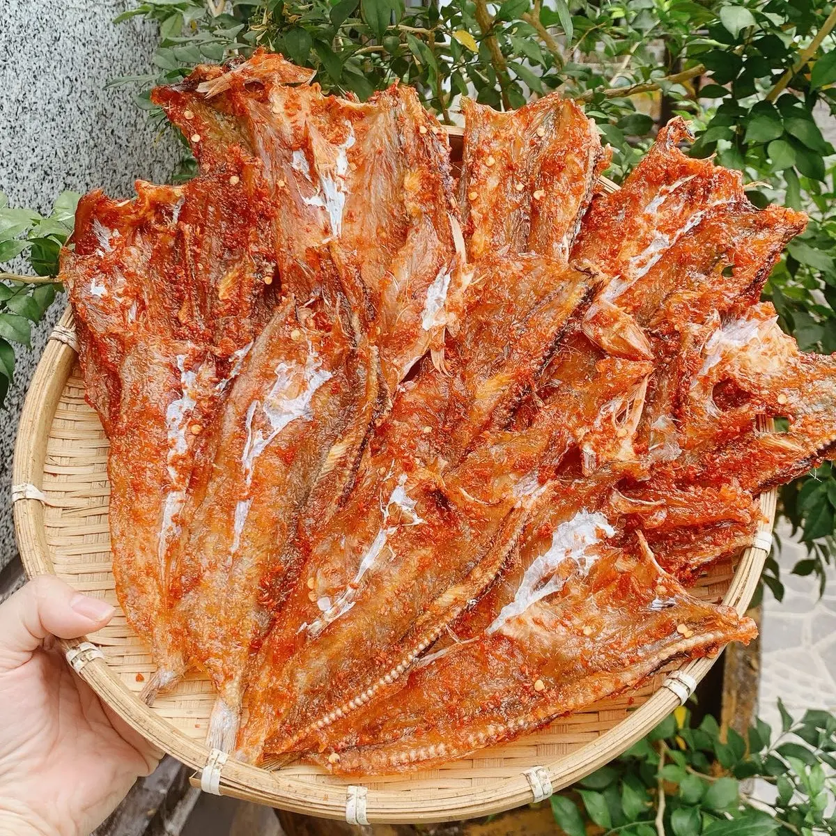 khô mối nhỏ vị lạt ngọt nhẹ vừa ăn, chiên nướng đều được