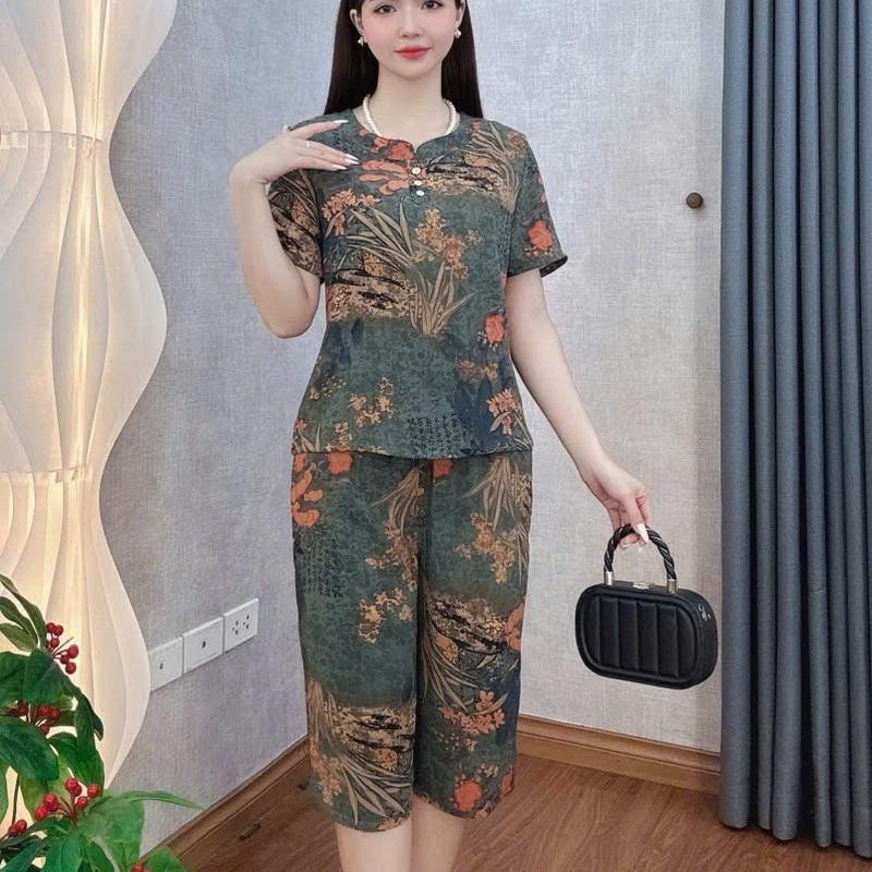 Bộ đồ mặc nhà, Loudra shop, b41   Đồ Bộ Trung Niên cho mẹ , Áo Cổ Tròn, Quần Suông LỬNG  NGANG GỐI Vải Luạ Nhập cao cấp Mango MỀM MỊN Tay ngắn Có hoa Xanh Sen Kem