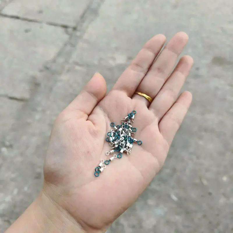 Khoá số 8 chép trắng xanh size 10