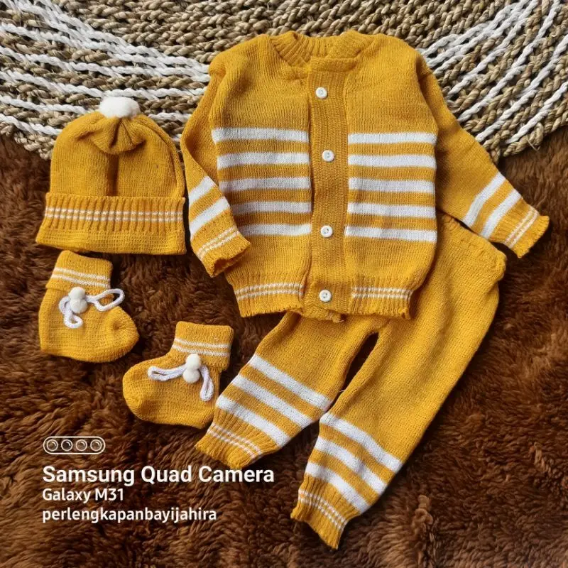 baju Set 4 in 1 Sweater Rajut Topi Dan kaos Kaki Bayi Baru Lahir Saja parsel jaket 1