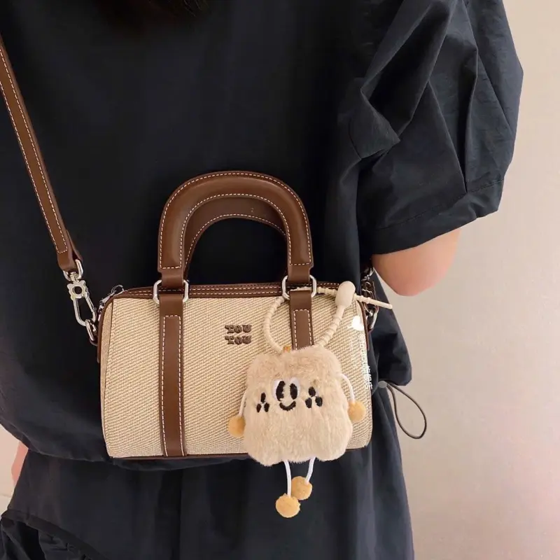 M64 Túi trống Toutou kèm charm bánh mì