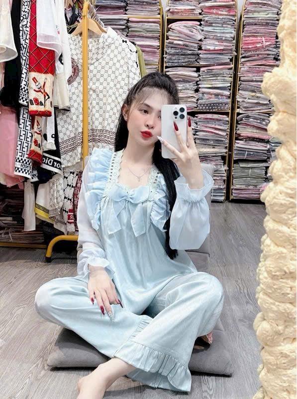 Product Introduction of H55 Pijama Nữ Áo Dài Cổ Vuông Tay Von Tag Nơ Quần Ống Loe Chất Lụa Xước Trơn Bộ Đồ Ngủ Nữ Phù Hợp Mặc Bốn Mùa Size 40-62 KG Ong Voi Loang 10