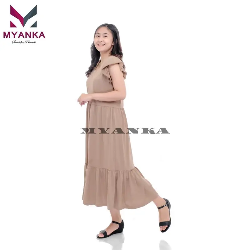 Myanka Jelly Shoes Simple Line wanita 3
