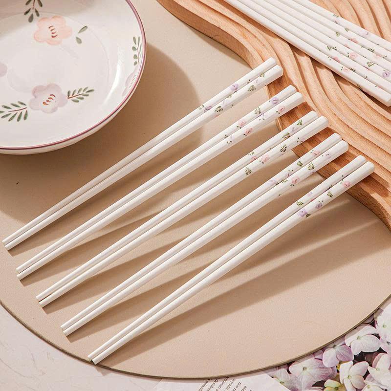 Đũa Sứ Senno Cao Cấp Hoa Hun Khói Tím Đơn Giản Dễ Lau Sạch Chịu Nhiệt Độ Cao Tốt Cho Sức Khoẻ Đẹp Mắt An Toàn Và Thân Thiện Với Môi Trường duaan  com