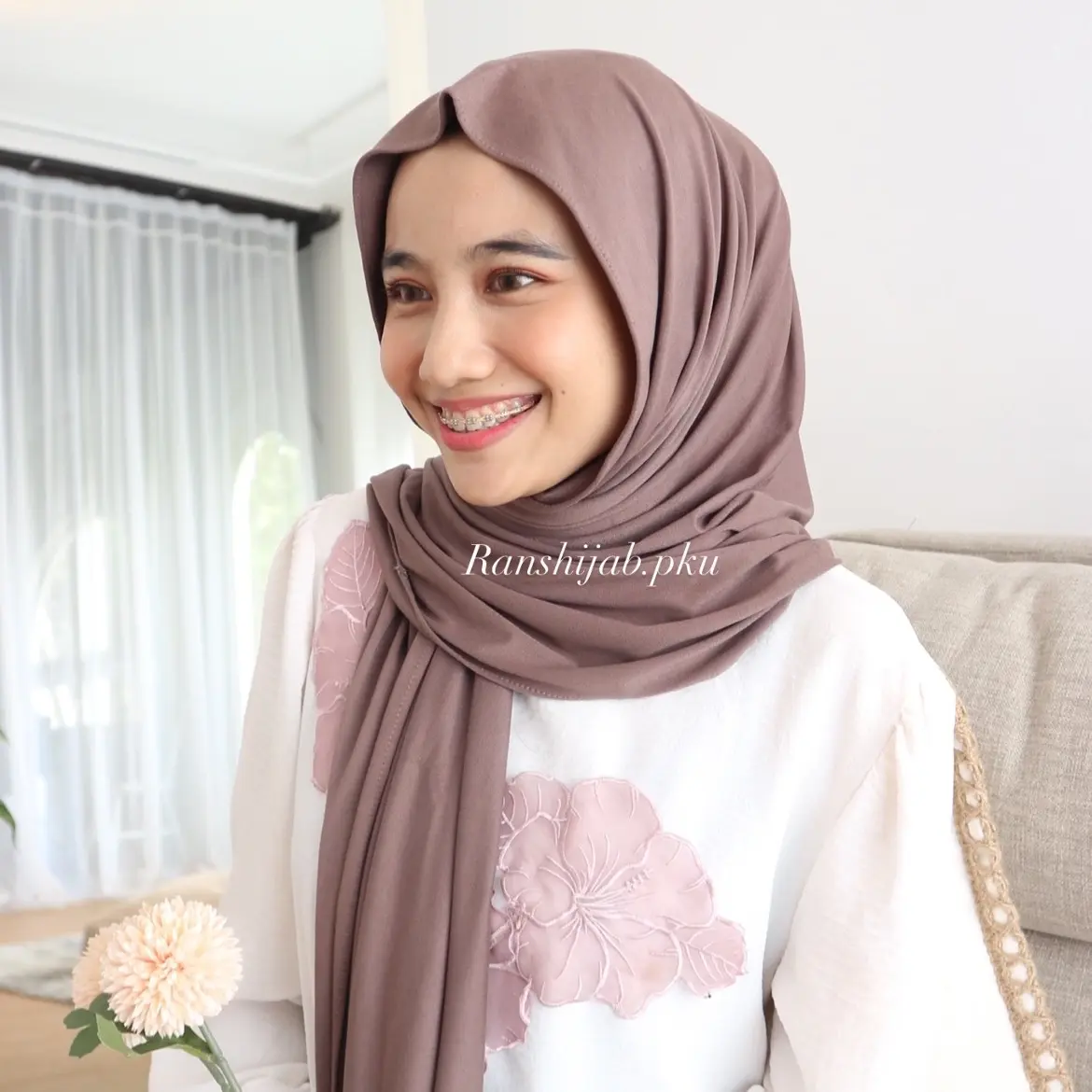 Pashmina Kaos Rayon - Hijab Polos Muslim Kerudung Panjang