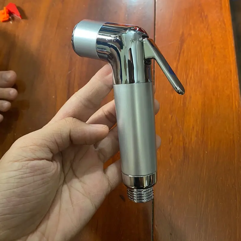 ĐẦU VÒI XỊT NHÀ VỆ SINH TOILET 3 KHOANG TI ĐỒNG BỀN ĐẸP 3