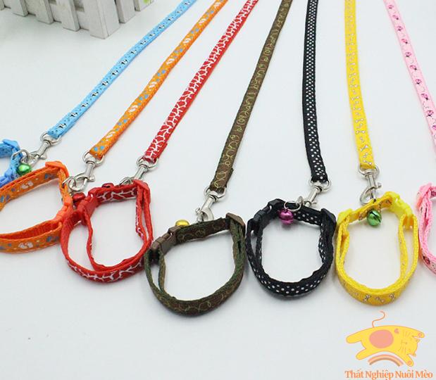Dây dắt chó mèo kèm vòng cổ chuông bản 1-1,5cm đủ màu sắc loại dày chắc chắn