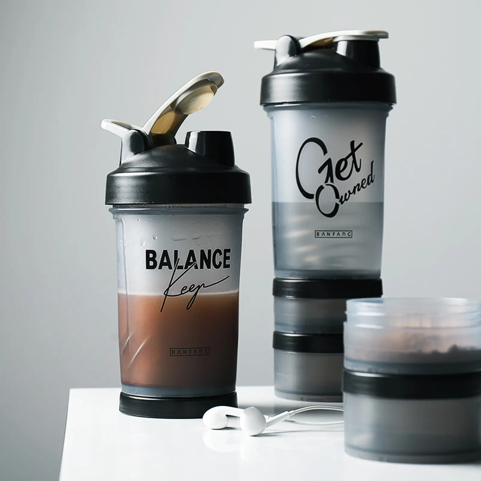 [eii] 1 Set 500ml Shaker Bottle Large Capacity Leak Proof Drop-resistant Anti-slip with Handle Protein Mixer Sports Water Bottle with Pill Tray Fitness Use