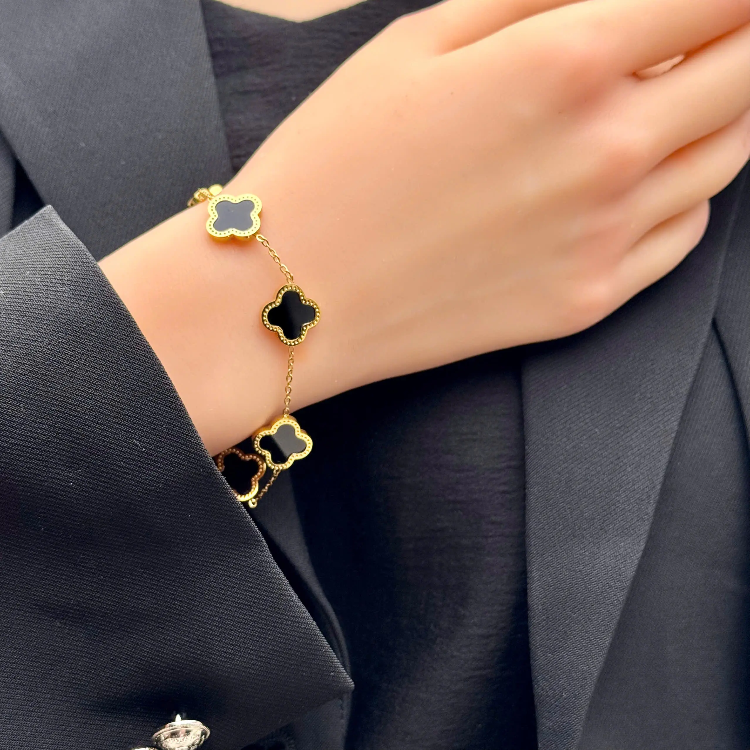 Lắc tay MTJ “Four-Leaf Elegance” - Biểu tượng may mắn và tinh tế