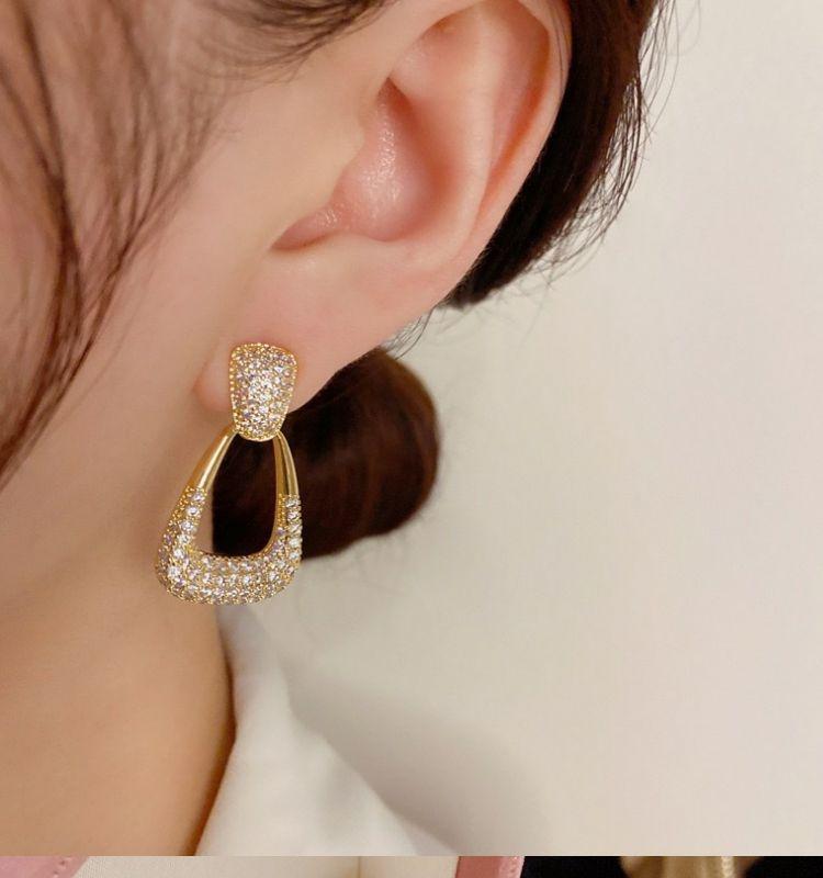 Product Introduction of 2025 New S925 Silver Needle New Niche Design Full Diamond Geometric Earrings Retro Style Versatile Ear Jewelry 1241 2
