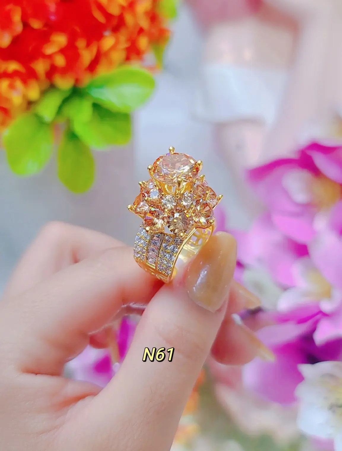 [N61] Nhẫn nữ hoàng đá màu trà 3 tầng đinh đá baguet 2 bên