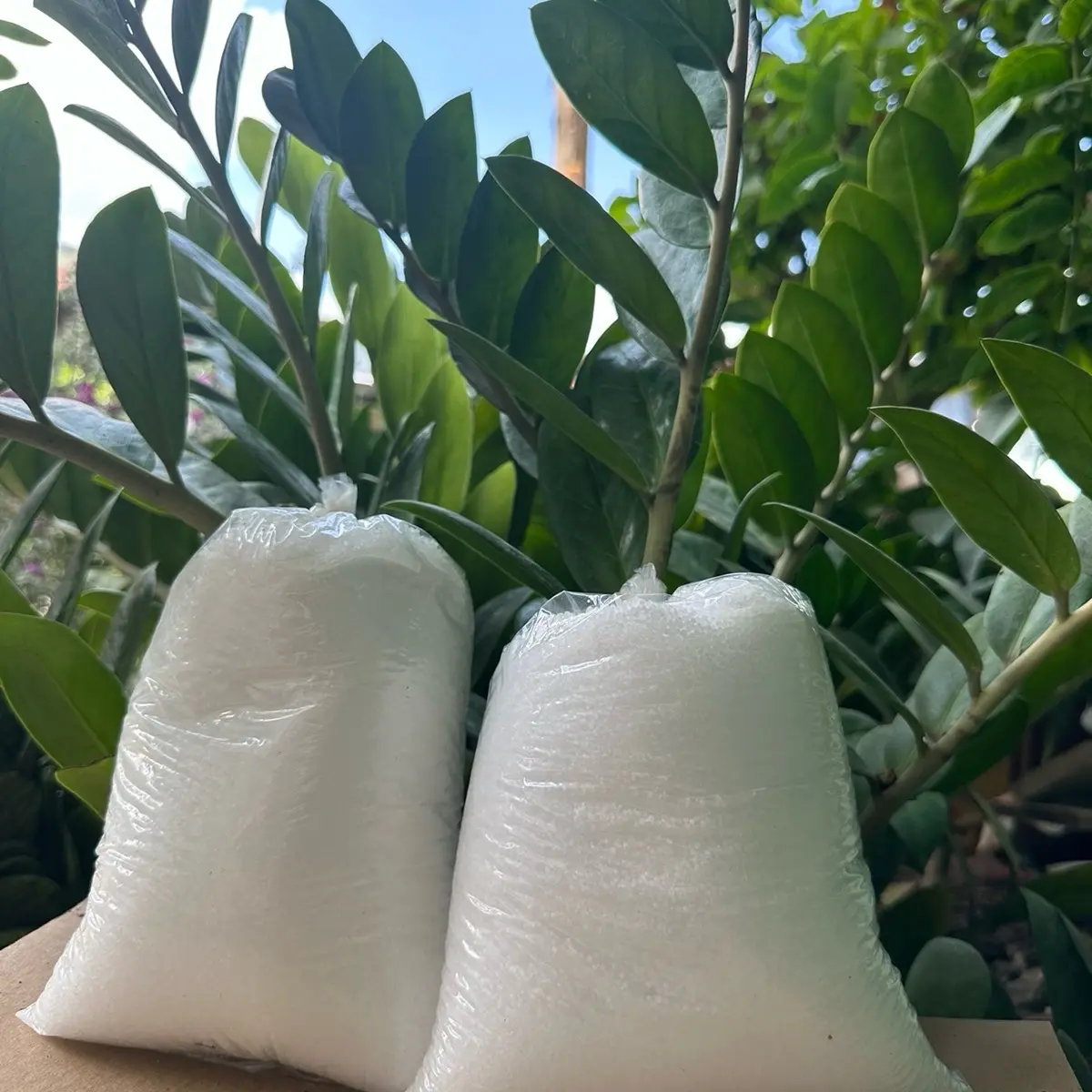 Phân urê (phân đạm ) Phú Mỹ dùng để bón cho cây trồng giúp cây nhanh phát triển [ 1kg] phân  bón