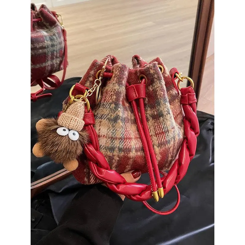 Autumn and Winter Woolen Check Pattern Bag Women's New Minority Fashion Portable Bucket Bag High-Grade Versatile Messenger Bag