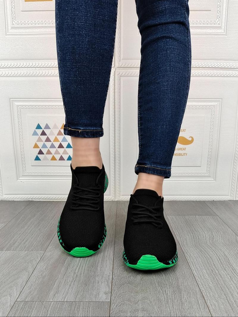Product Introduction of Women's Fashionable Random Print Lace Up Running Shoes, Casual Comfortable Breathable Lightweight Non-slip Sneakers, Female All-match Sports Shoes for Daily Wear, Closed 2
