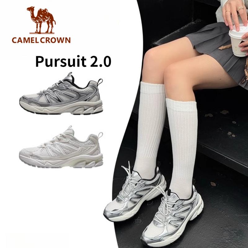 【Pursuit 2.0 Camel Crown Giày thể thao thế hệ mới chống sốc giày chạy bộ nam nữ cổ điển lưới thoáng khí tăng chiều cao giày thường ngày K15B097002 K25B097058