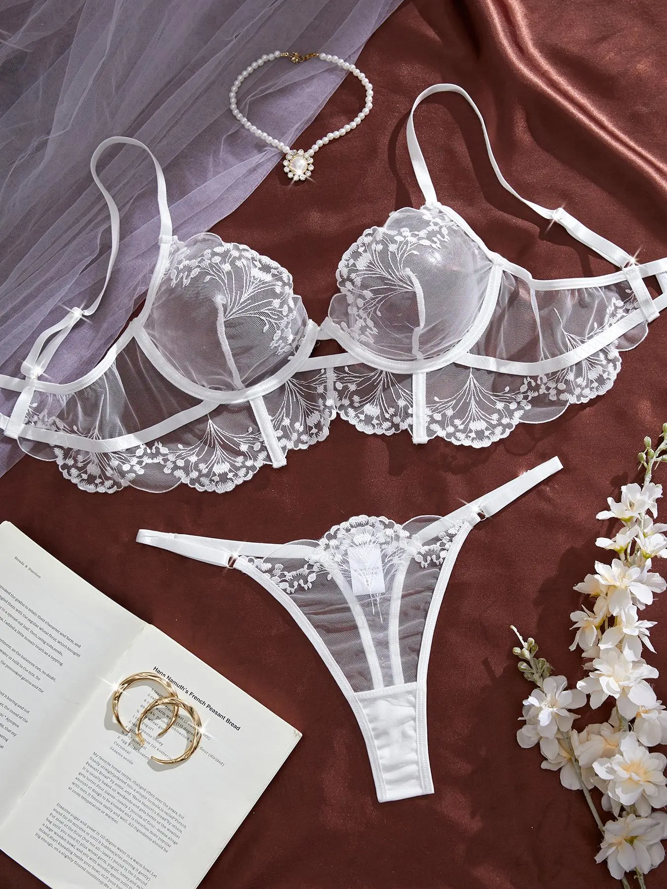 Women's Floral Embroidery Underwire Bra & Panty Two-piece Set, Sexy Comfortable Elegant Lingerie Set, Women's Underwear Set for All Seasons