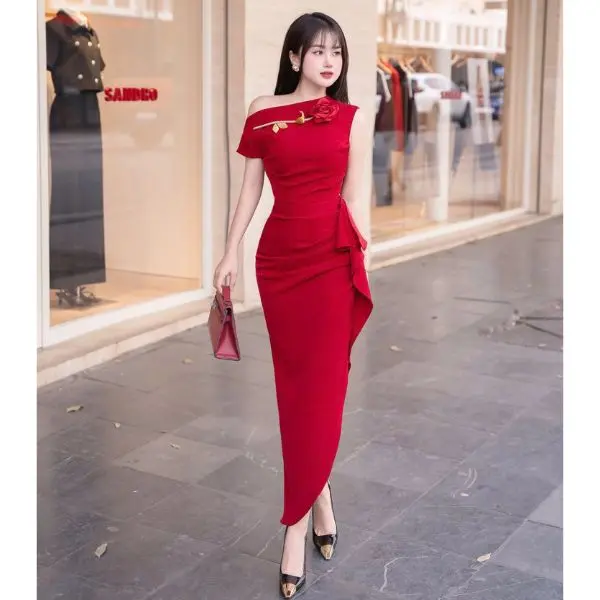 Váy MAY M165 Hoa Hồng Đỏ – Đầm Đỏ Thiết Kế Đuôi Cá Cách Điệu Chuẩn MAY