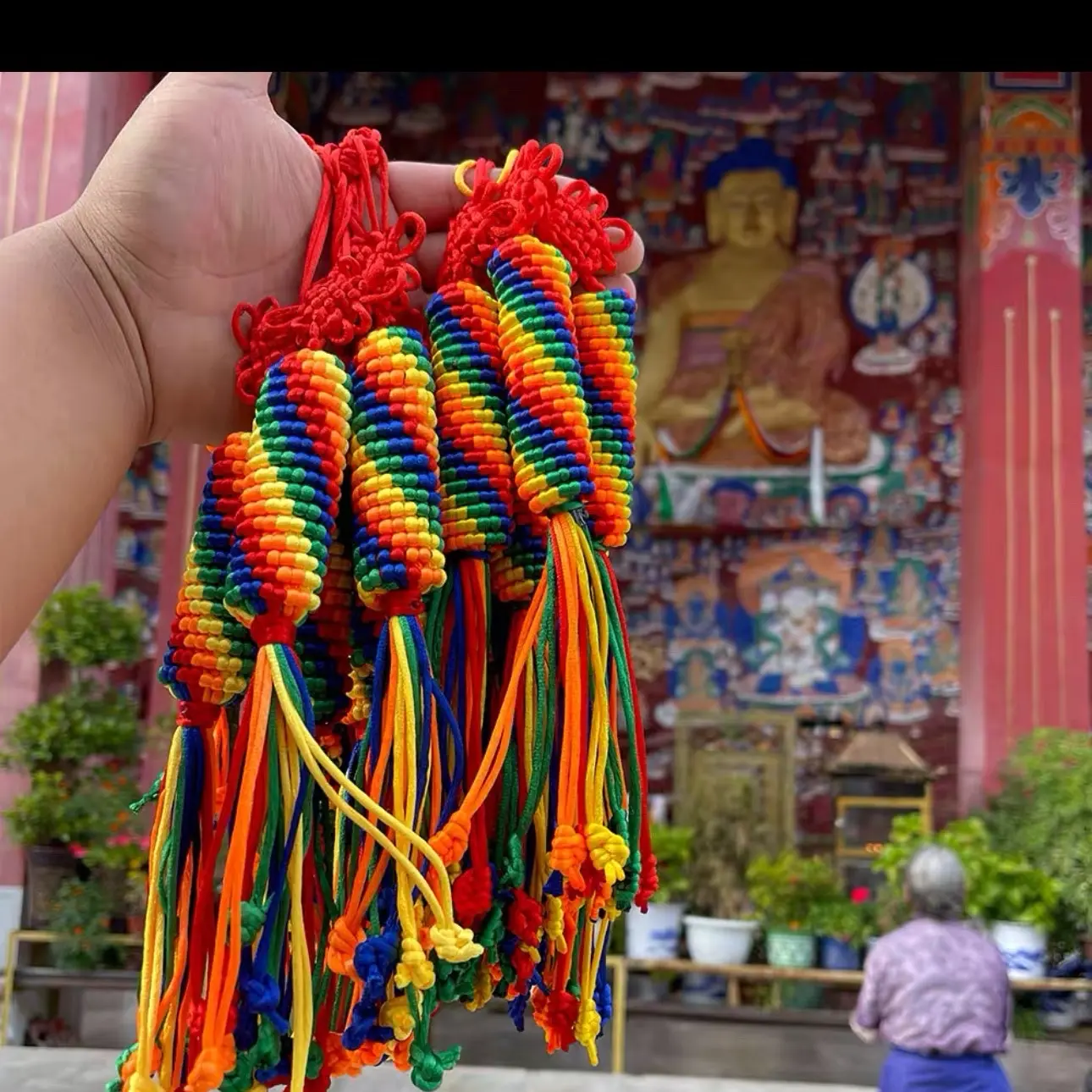 Dây Cát Tường Tây Tạng - Được Làm Từ Những Người Dân Tây Tạng