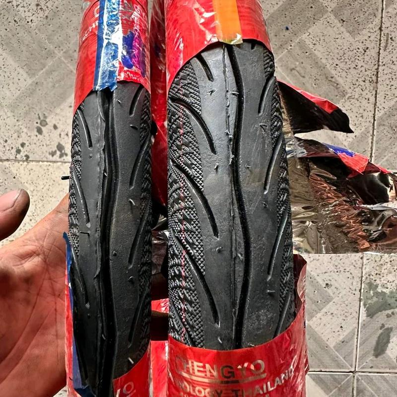 Vỏ lốp xe hiệu chenyo gai maxxis kim cương 70 80 cho các loại xe.phụ tùng xe.lốp xe vỏ xe máy.wave dream Future s110 wave a đều ok mâm hay căm đều đc. Phụ Kiện..