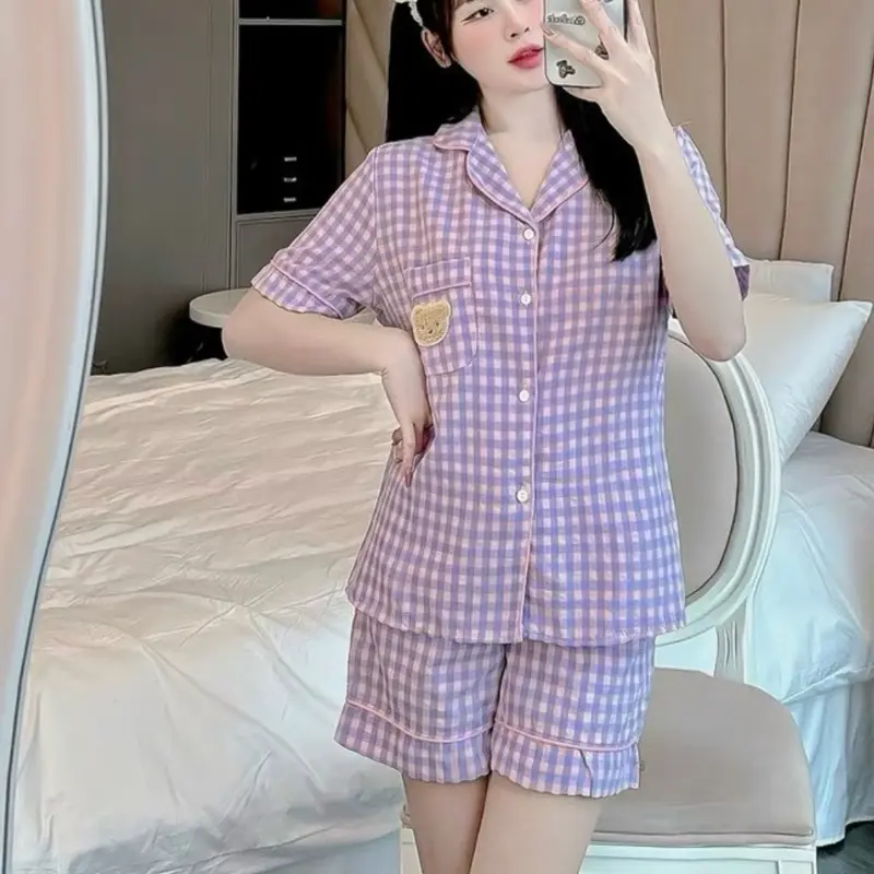M5-Bộ pijama (ÁO CỘC+QUẦN CỘC)CỔ VÉT chất đũi mềm mịn họa tiết kẻ KARO nhiều màu size 40-58kg Nữ Women Kem Tim