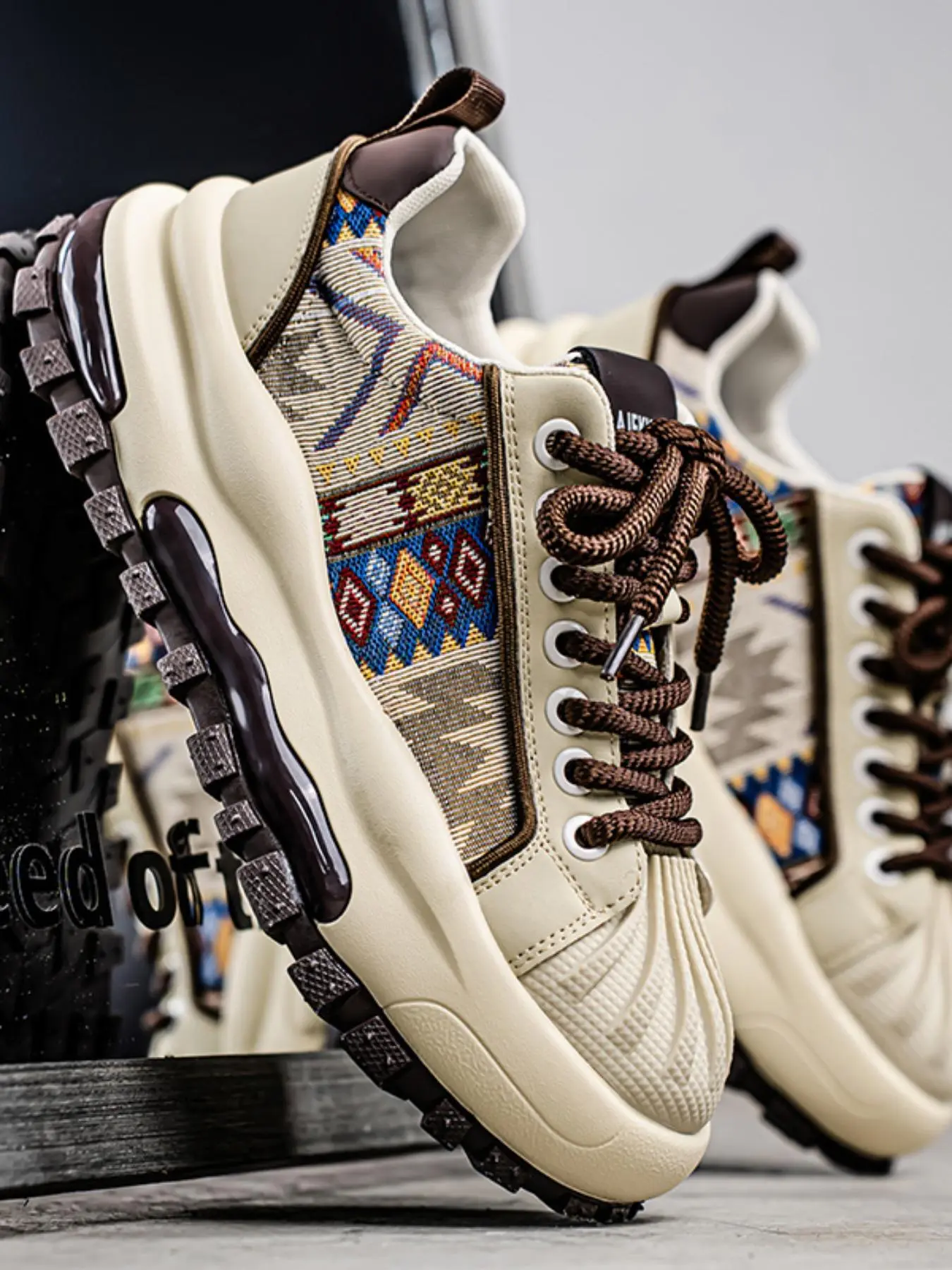 Men's Fashionable Ethnic Pattern Lace Up Sneakers, Casual Comfortable Sports Shoes for Daily Wear, Breathable Non-slip Sneakers for Men