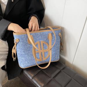 กระเป๋าโท้ทสำหรับผู้หญิง เปิดตัวโมเดลใหม่ ลายตัวอักษร ความจุมาก กระเป๋าถือ กระเป๋าสะพายไหล่ มีให้เลือก 5 สี tote  bags shoulder  bag