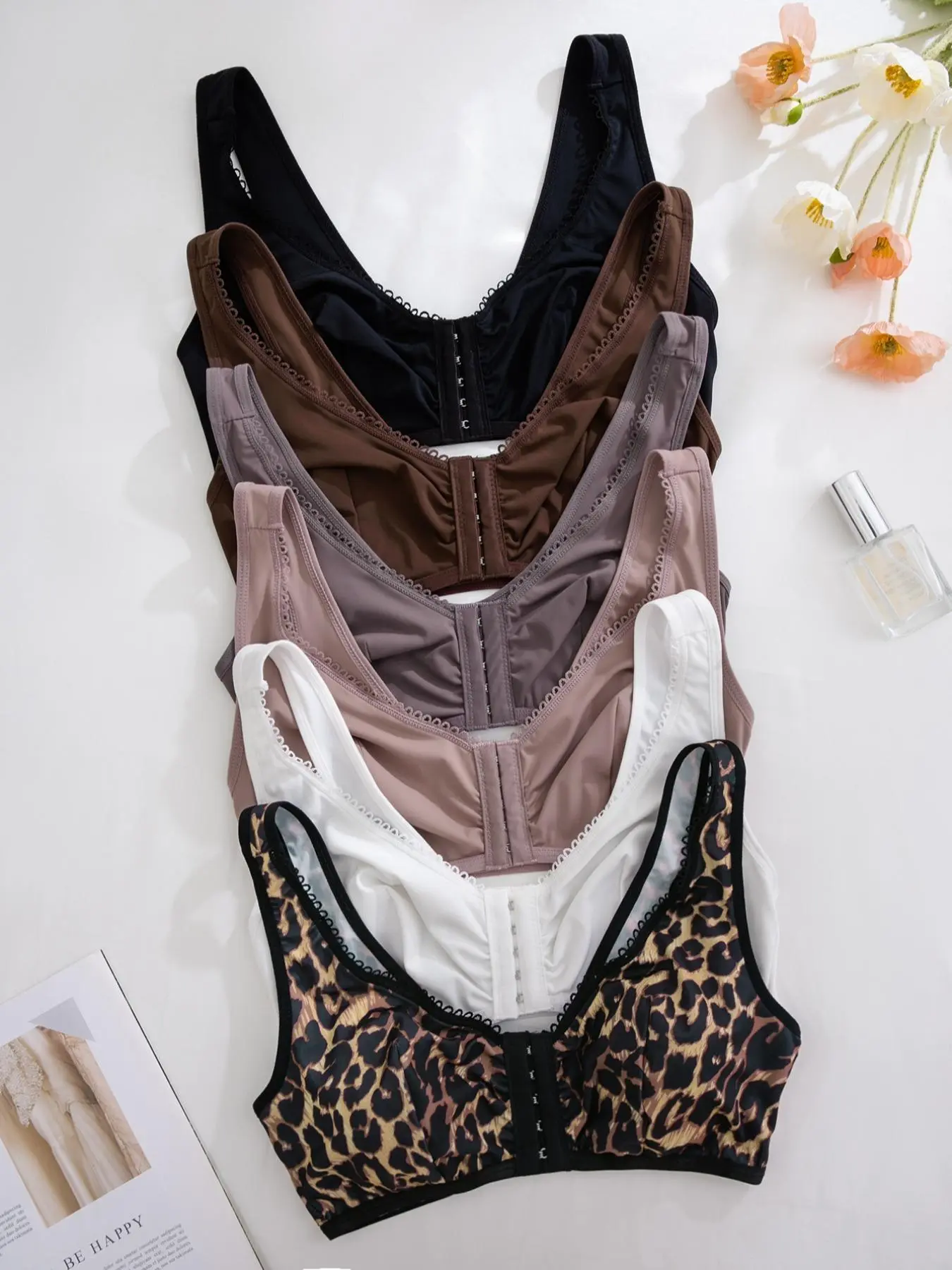 Women's Solid Color/Leopard Print Push Up Scallop Trim Bra, Soft Comfy Breathable Hooks Front Wireless Lingerie Top, Lingerie for All Seasons, Womenswear