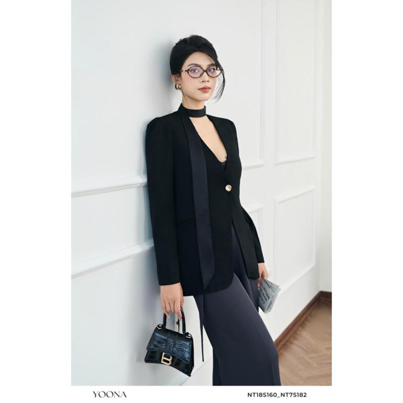 Product Introduction of Áo blazer cổ tròn 2 nắp túi sườn chất chéo Hàn YOONA - NT18S160DE 2
