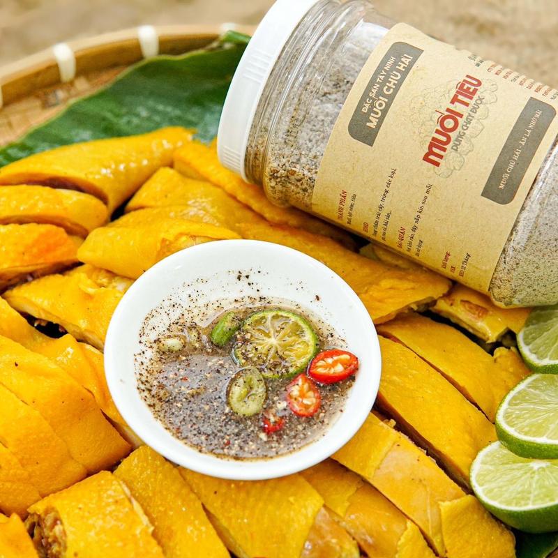 Muối tiêu Chú Hải cay vừa thơm phù hợp chấm trứng, gà, trái cây, hải sản