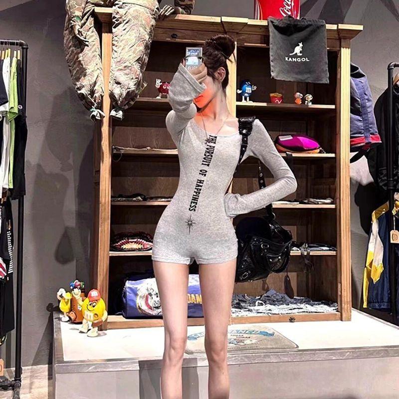 Product Introduction of Áo Jumpsuit Quần Dài Tay, Cô Gái Nóng Bỏng Độc Đáo Màu Xám, In Chữ, Dành Cho Nữ, Thời Trang Mới 2025, Phong Cách Ngọt Ngào Và Hoang Dã, Áo Jumpsuit Quần Bó Sát 11