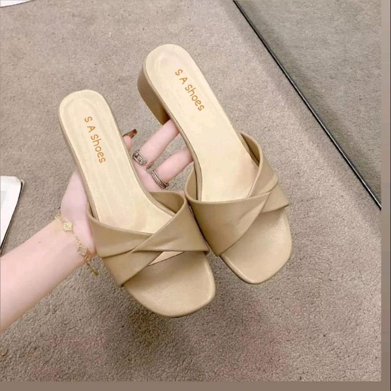 SANDAL WANITA HAK TAHU 3CM TERBARU MODEL ELEGAN REKOMENDASI UNTUK WANITA TREN DAN KEKINIAN Hitam 2