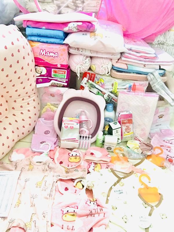 Set đồ dùng phụ kiện cho bé sơ sinh mẹ bầu, quần áo sơ sinh, bình sữa, chiếu lót nằm, tã lót sơ sinh, set đồ tặng gối chống trào ngược  Nhộng Chũn