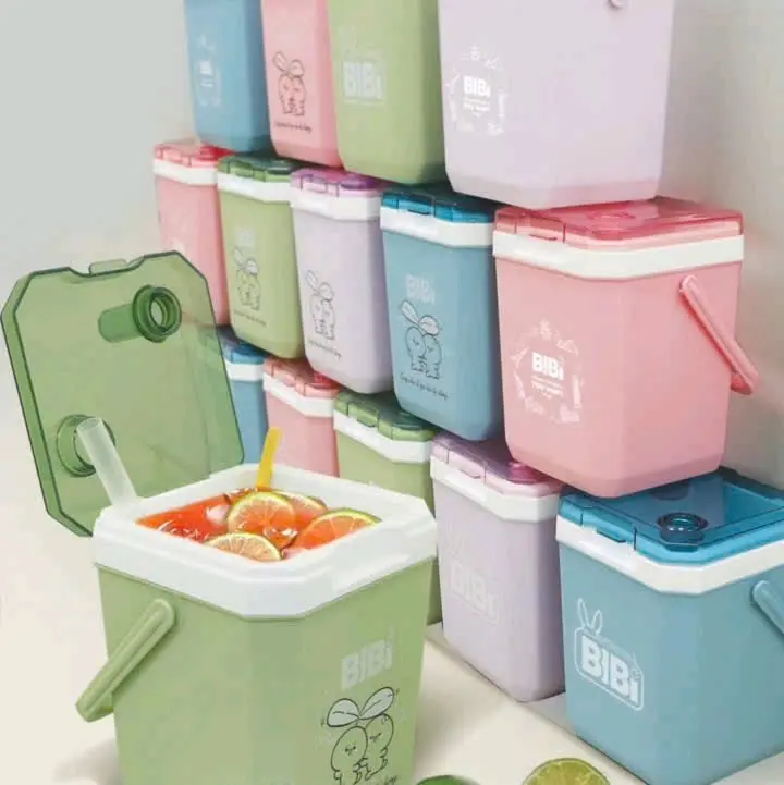 xô đá giữ nhiệt tý liên 1lit2.bền đẹp. bật nắp có quai xách. ống hút. tiện lợi