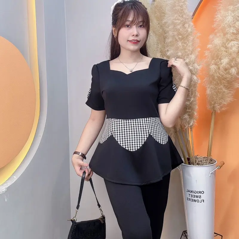 BIGSIZE 60-95kg—Sét bộ dễ thương tay đính bông  hai bên ,quần 9 tất áo phom peplum phối caro ,,Chất Liệu Thun Poly Co Giãn Thoải Mái,Trang Trí Nút Lạ Mắt Nhung Women Nữ Top 5