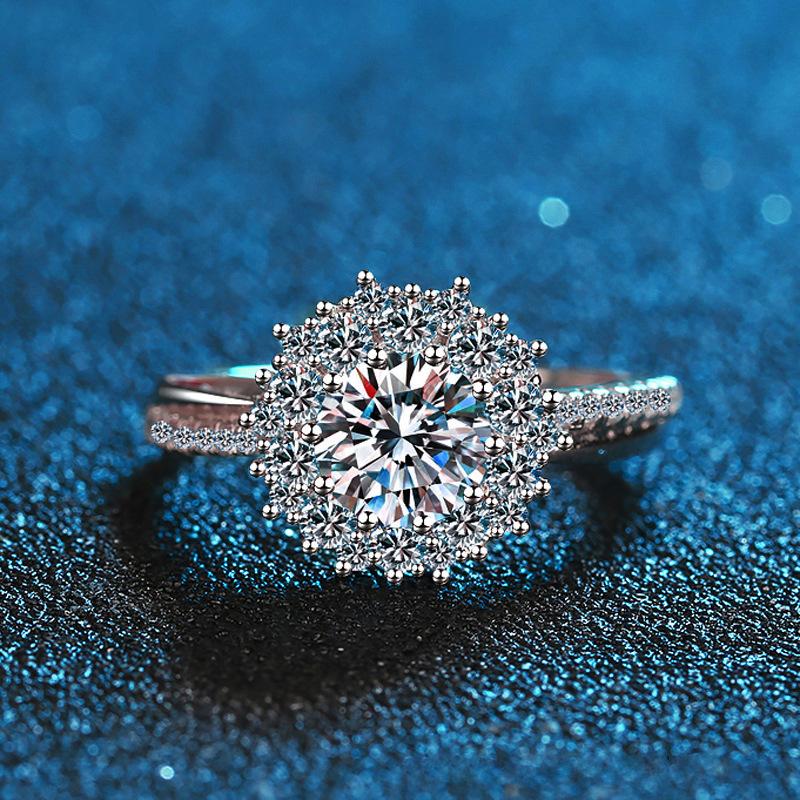 Product Introduction of S925 sterling silver moissanite 1 carat ring female luxury sunflower wedding ring moissanite ring female 4