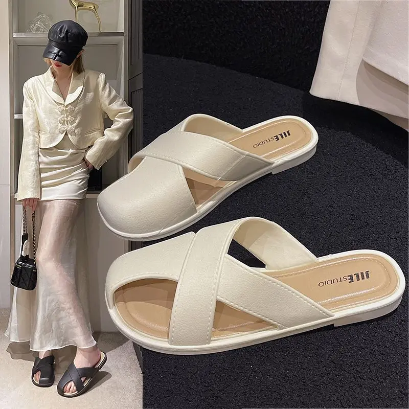 Dép Bít Mũi Đế Mềm, Dễ Phối Đồ Cho Nữ, Dép Lười Đế Bằng, Phong Cách Cổ Điển Thoải Mái Và Ngầu, Dép Lười Nửa, Hàng Mới Về 2025