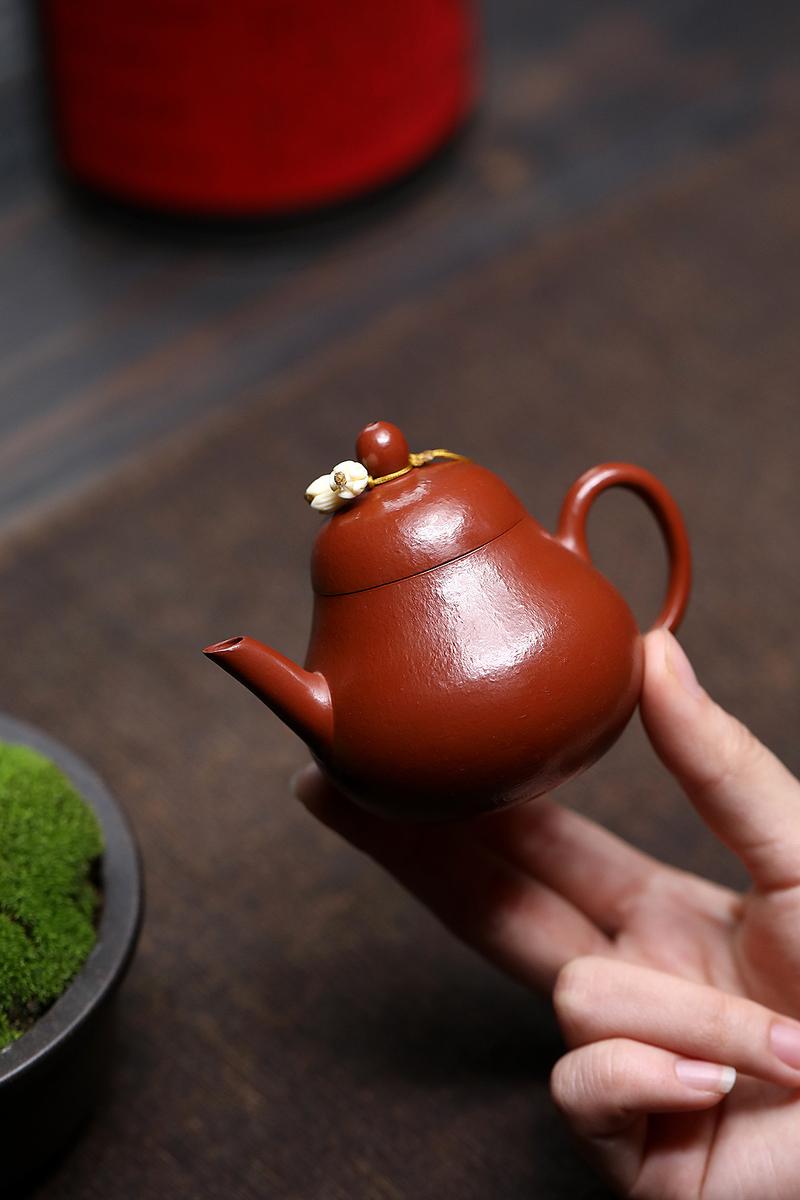Product Introduction of # Zisha Teapot# [Lifetime Fidelity] Yixing Zisha Teapot Pure Handmade Famous Authentic Tea Making Large and Small Capacity Tea Set Yixing Zisha Teapot Famous Handmade Raw Ore Small Coal Kiln Cinnabar Sand Small Autumn Water High-End Teapot 23