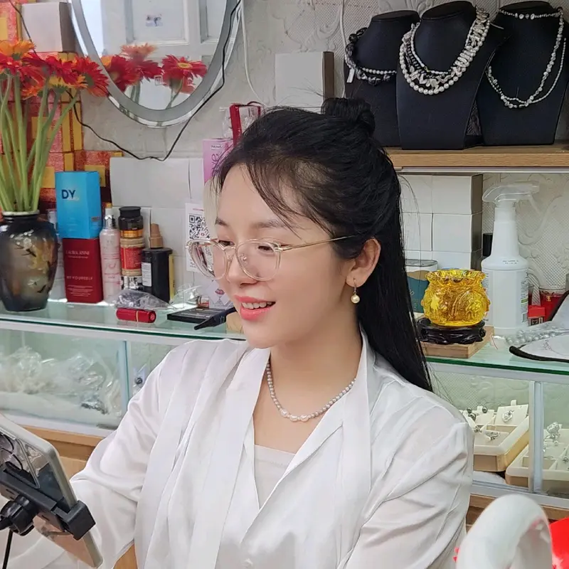 vòng cổ nt xám 5li phối 3 viên chủ giọt trắng có vết sinh trưởng tự nhiên 4