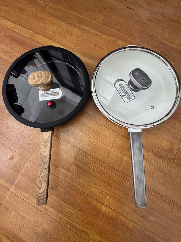 Chảo MGC cao cấp Germany sơn sần da rắn ( size = 26 /28/20/24/18 )  đáy bằng Chất liệu inox 304 cao cấp chống gỉ , Chống dính CERAMIC hàng dầu cho sức khỏe , cán giả gỗ