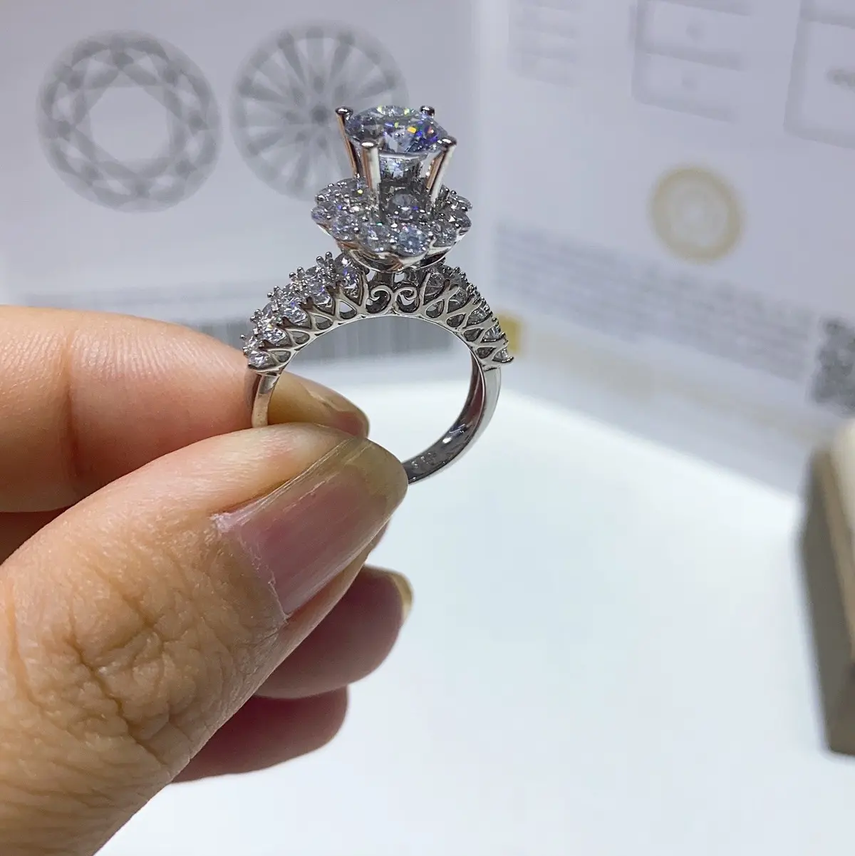 Nhẫn hoa ổ xoàn cao