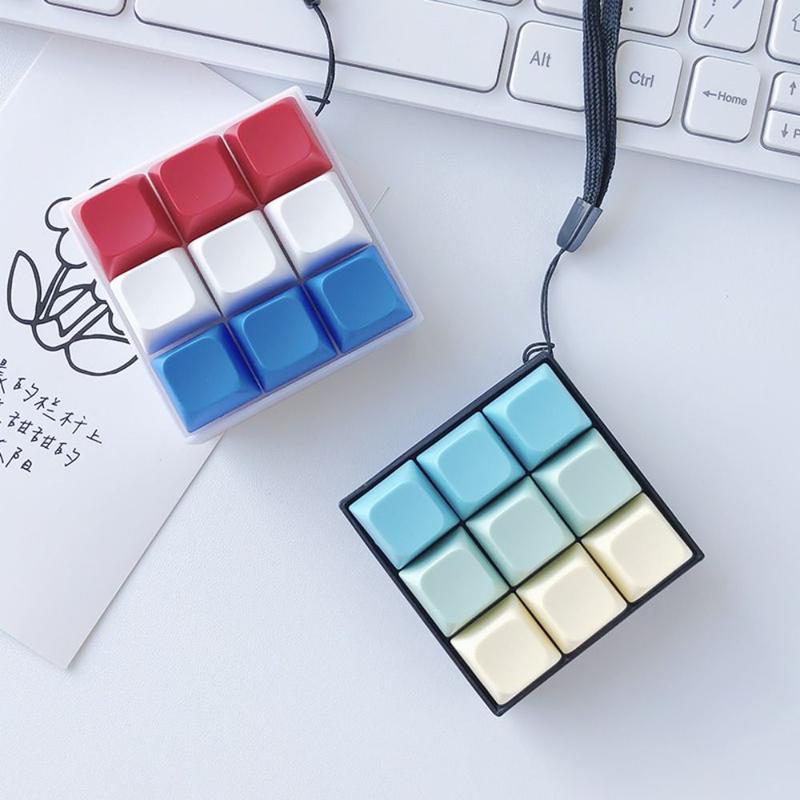 Product Introduction of Novelty 9-button Keyboard Keychain Square Calming Keyboard Caps Toy Relaxing Shaft Tester Mechanical Keyboard Keyring Kids Teens 9