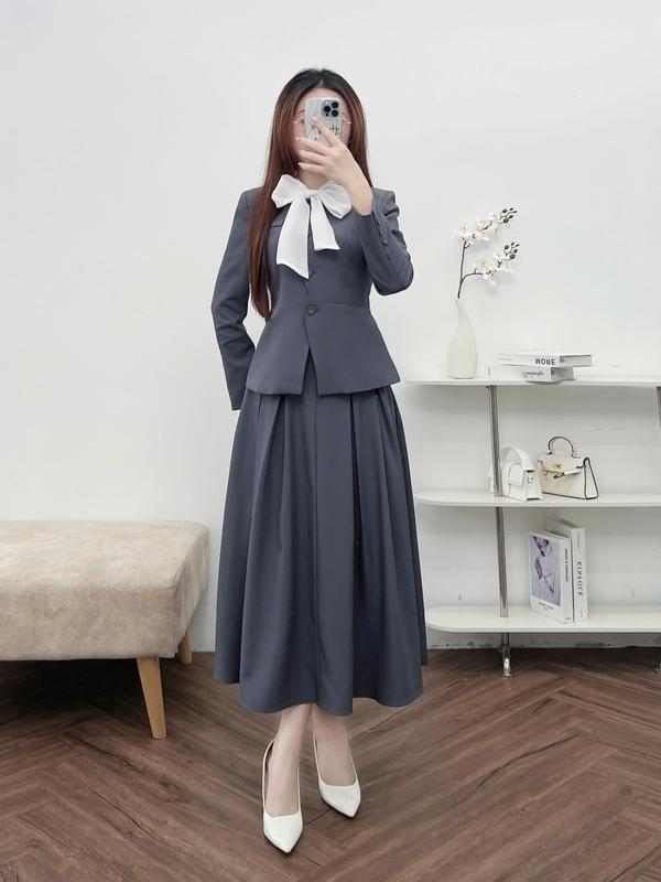 Bộ Đồ Nữ CCHAT Kiểu Lượn Sóng Nơ Vải Phối Chân Váy Dáng Xoè Xếp Ly 24BDS2013XT