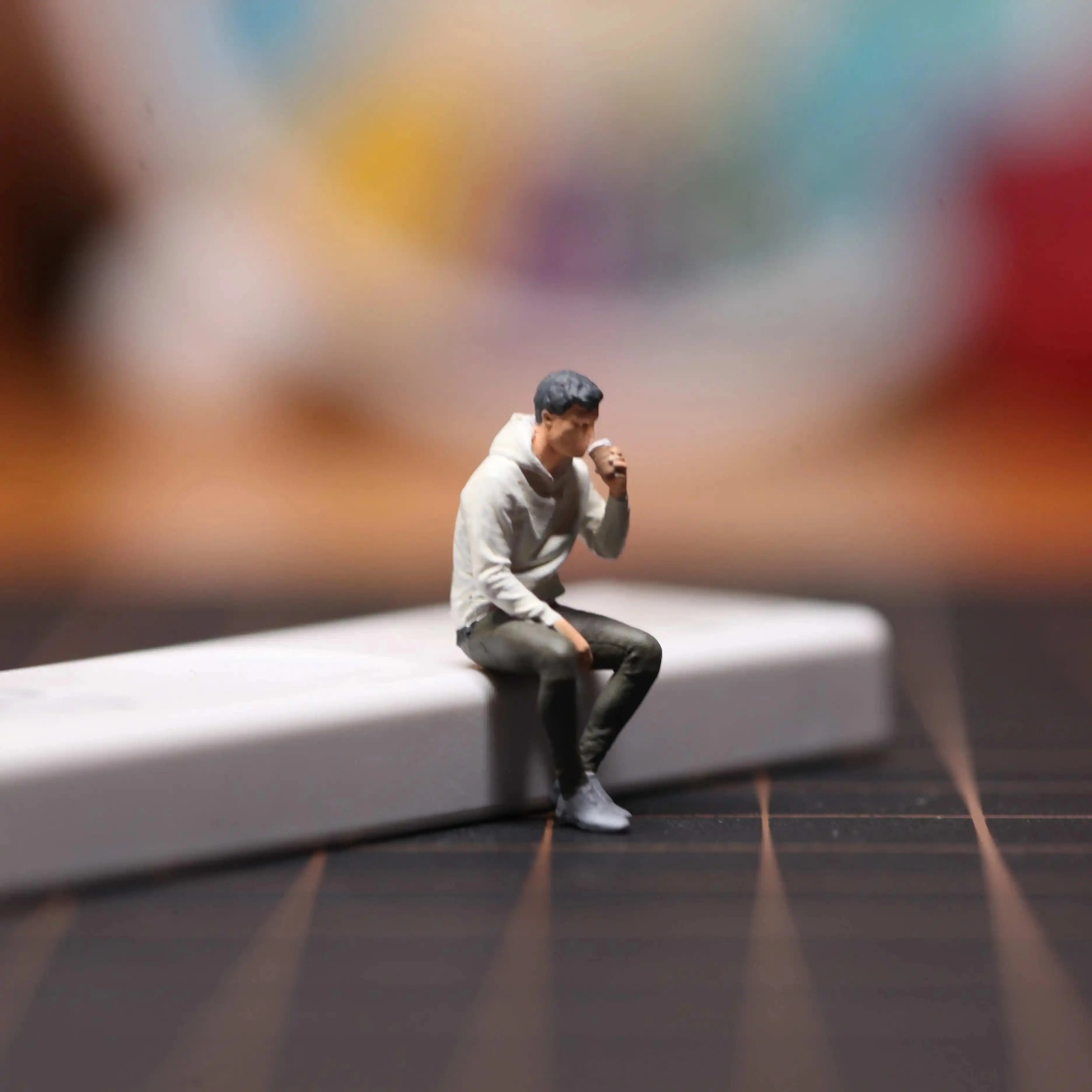King Toys 1/64  1/72 1/87 1/43 Figurines Scale Model Resin Coffee Boy Sit Dioramas Diecast Miniature Collection
