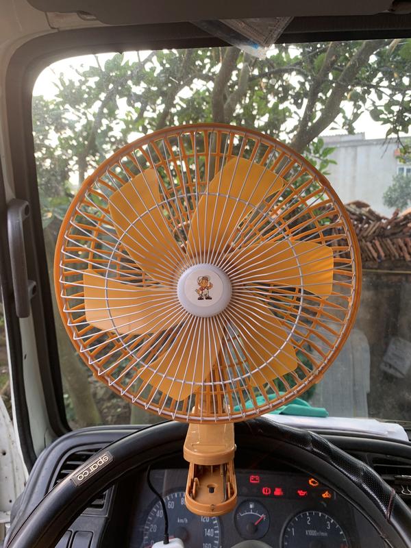 Quạt ô tô cắm tẩu chạy điện DC 12v hoặc 24V  an toàn, tiện lợi . •Kích thước đế 27,5cm