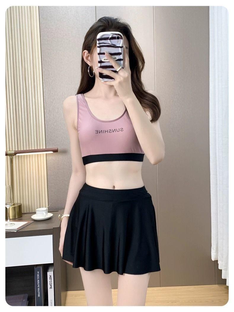 Product Introduction of Plus Size Sports Swimsuit Women's Summer New Split Conservative Long-Sleeved Trousers Diving Suit Jellyfish Seaside Surfing Swimsuit 7